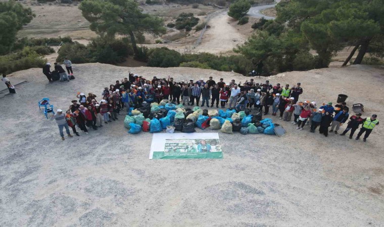 Kavşit Yaylasında ormanlar çöpten arındırıldı