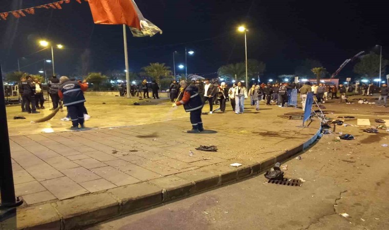 Konser sonrası Sahde bizde deyip çevreyi yedi dakikada temizlediler