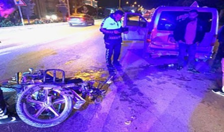 Konyada hafif ticari araçla motosiklet çarpıştı: 1 yaralı