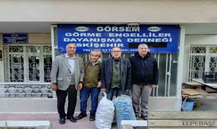 Köy Kültür Evinden görme engelliler için kapak bağışı