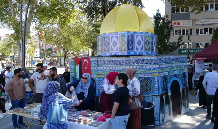 Kütahyada Filistin-Gazze yararına hayır çarşısı