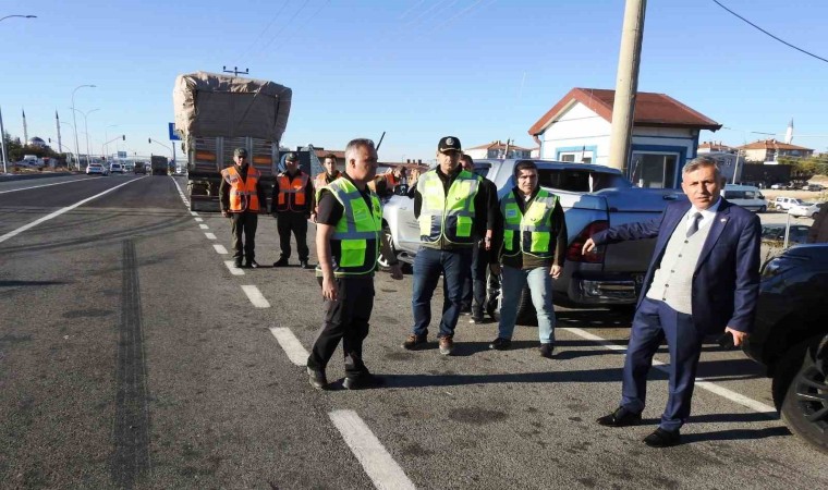 Kütahyada orman emvali yüklü araçlara mobil denetim