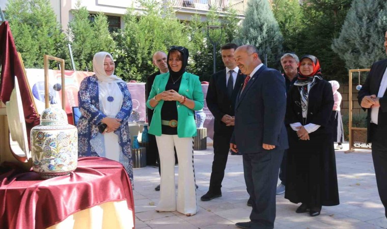 Kütahyada Yetişkin Eğitiminde Tematik Öğretim Yaklaşımı projesi sergisi