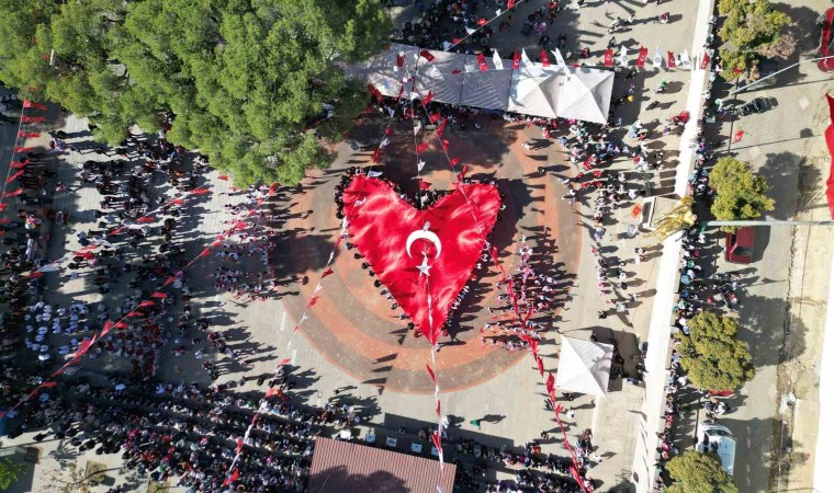 Kuyucakta Cumhuriyet coşkusu meydanlara sığmadı