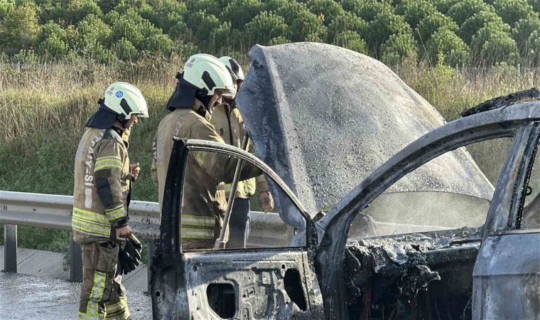 Kuzey Marmara Otoyolunda lüks araç alev alev yandı