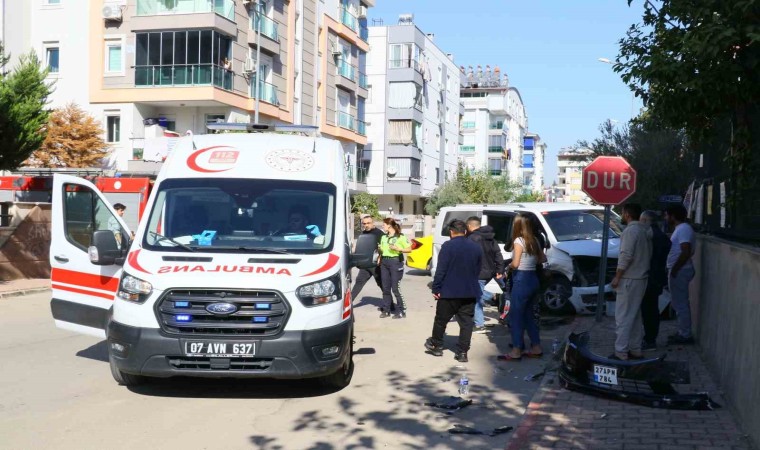 Mahalleli isyan etti: Dur tabelasını takan yok