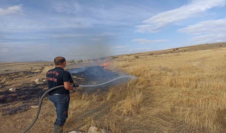 Malatyada 2 bin 500 dekar alanda etkili olan anız yangını söndürüldü