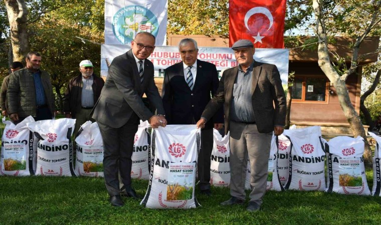 Manisa Büyükşehirin tohum desteği devam ediyor