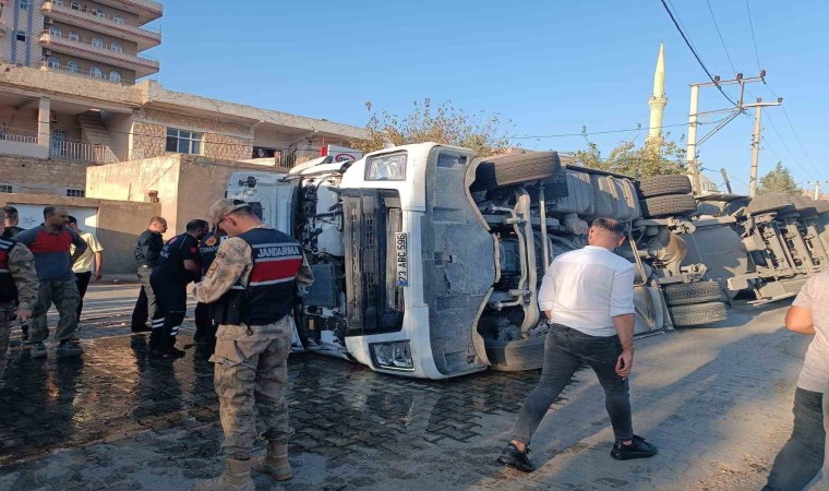 Mardinde kontrolden çıkan tır devrildi: 1 yaralı