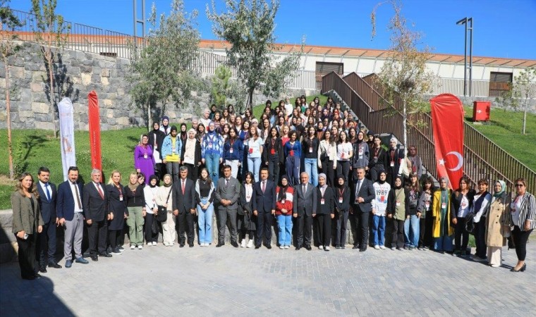 Maziden Atiye Ahlat öğrenci programı Cumhurbaşkanlığı Külliyesinde başladı