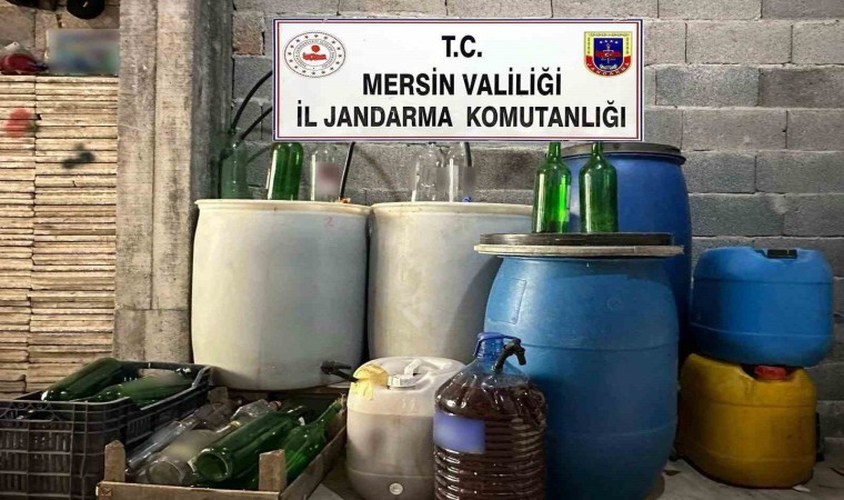 Mersinde 640 litre sahte içki ele geçirildi