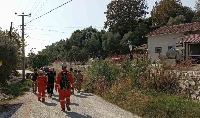 Milasta ekipler kayıp 80 yaşındaki yaşlı kadın için seferber oldu