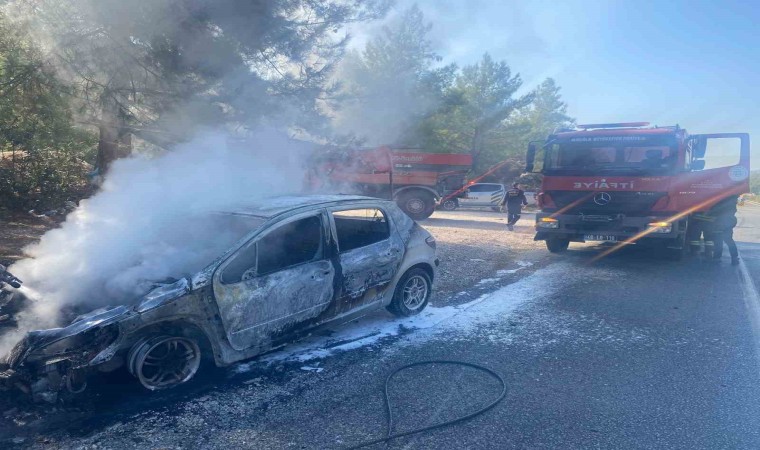 Muğladaki yangında otomobil küle döndü