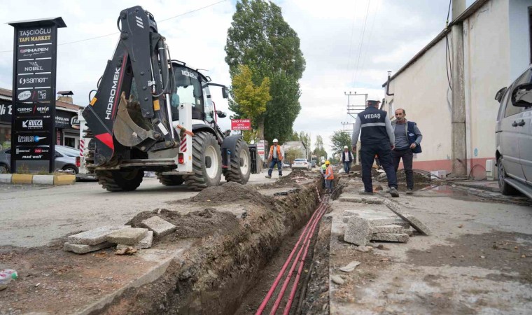 Muşta elektrik şebekesi yer altına alındı