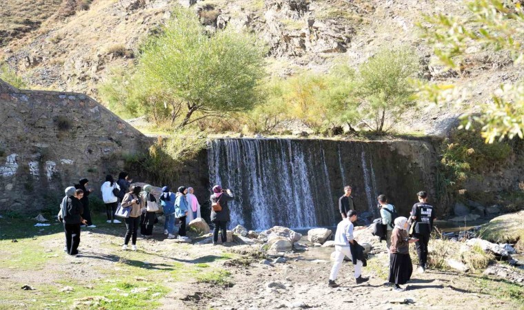 Muşta teknoloji bağımlılığına karşı doğa yürüyüşü düzenlendi