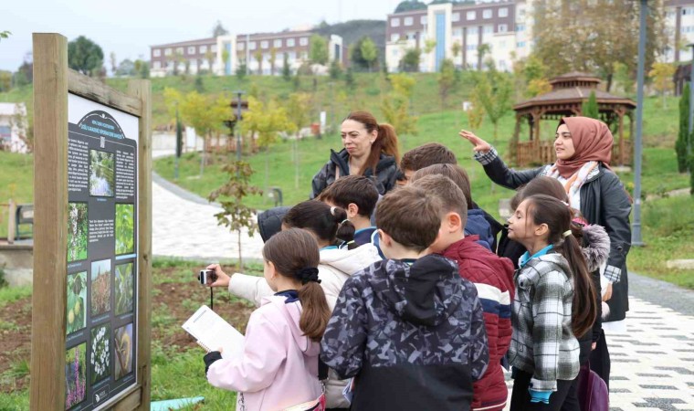 Öğrencilerden, Düzce Üniversitesi Botanik Bahçesine ziyaret