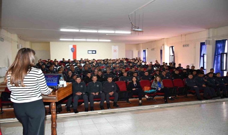 Polis adaylarına ‘Aile İçi İletişim ve Kadına Karşı Şiddetle Mücadele Eğitimi verildi