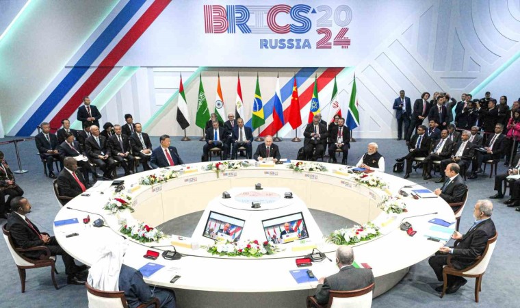 Putin: BRICS ülkeleri dünyanın geleceği için sözde değil, fiilen sorumluluk üstleniyor