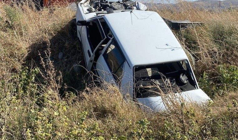 Şarampole devrilen TOFAŞın sürücüsü yaralandı