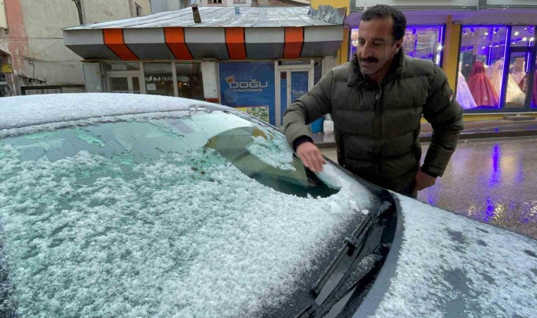 Sarıkamışa mevsimin ilk karı yağdı