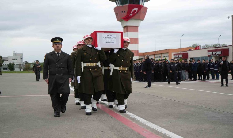 Şehit Kander Babürün naaşı Samsuna getirildi