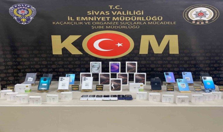 Sivasta 1 milyon TL değerinde kaçak telefon ele geçirildi