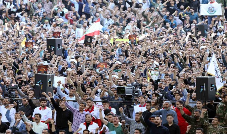 Tahranda binlerce kişi İsrail ve ABDyi protesto etti: “Silahlarımızı bırakmayacağız”