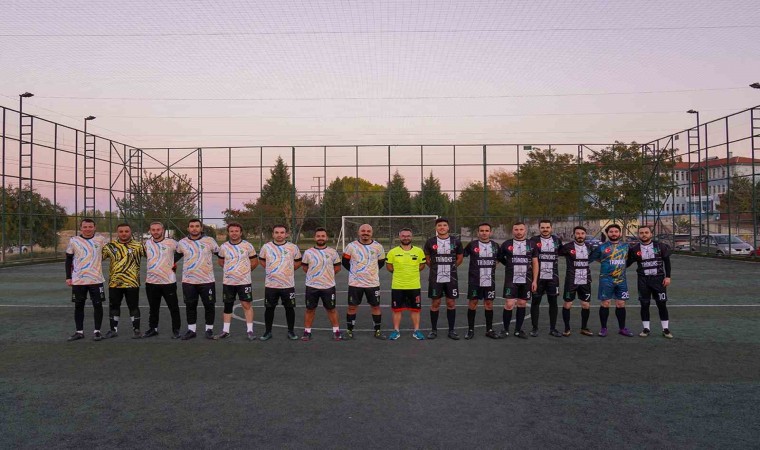 Tepebaşında futbol turnuvası başladı