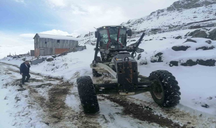 Trabzonda ekiplerin kar mesaisi erken başladı