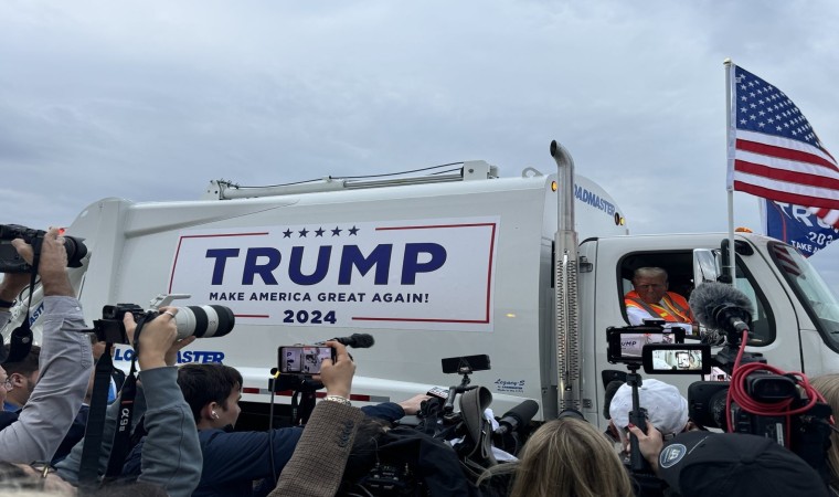 Trumptan Bidena çöp kamyonuyla gönderme