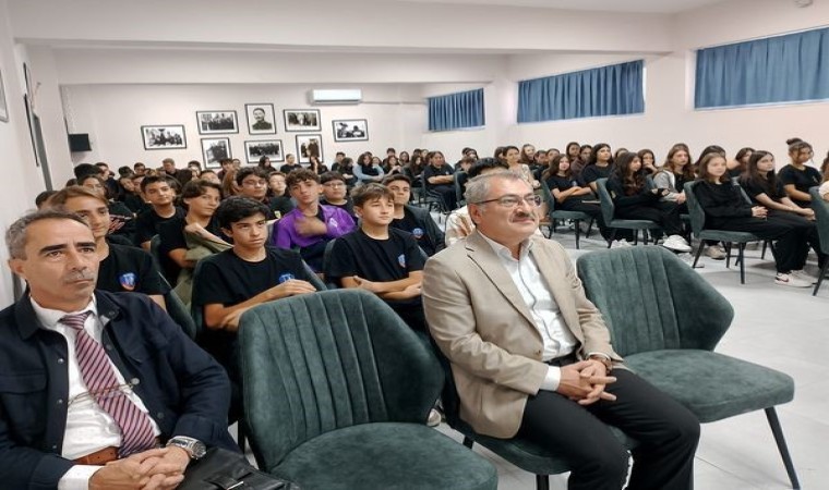 Turgut Reis Anadolu Lisesinde Hazreti Peygamberin Şahsiyet İnşasındaki Rolü konulu program düzenlendi