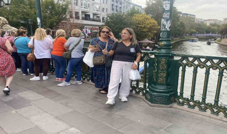 Turistler Porsuk Çayının manzarasına hayran kaldı