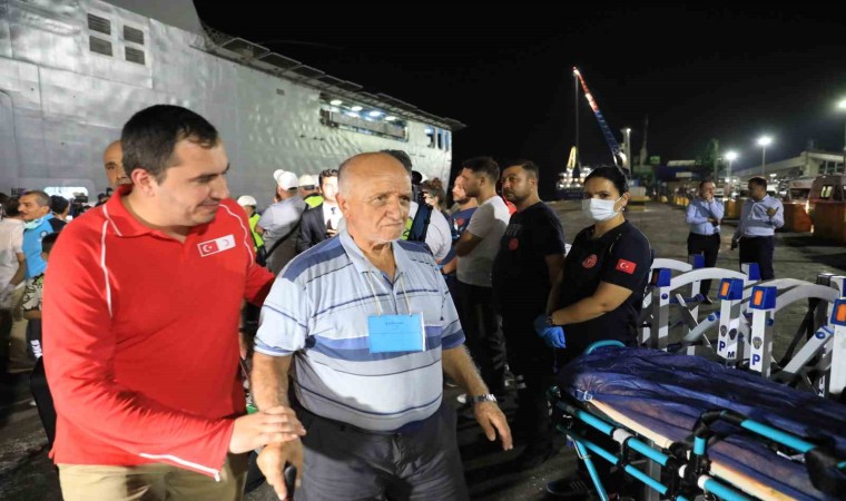 Türk Kızılaydan Lübnandan tahliye edilenlere sıcak yemek