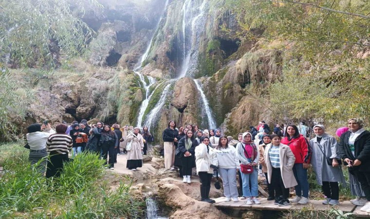 Üniversiteyi bu sene kazananlar Erzincanı gezdi