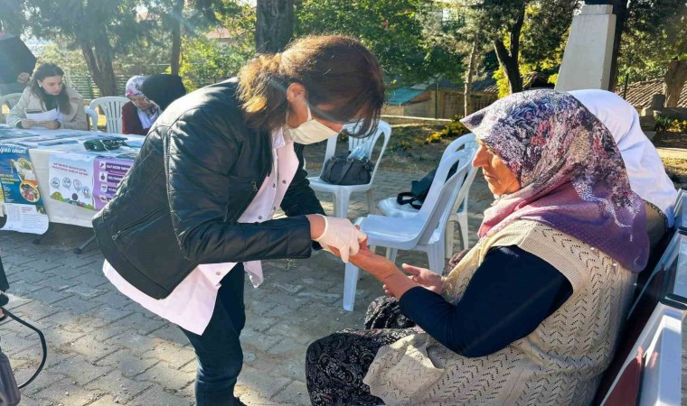 Uşakta Köylerde Halk Sağlığı günleri devam ediyor