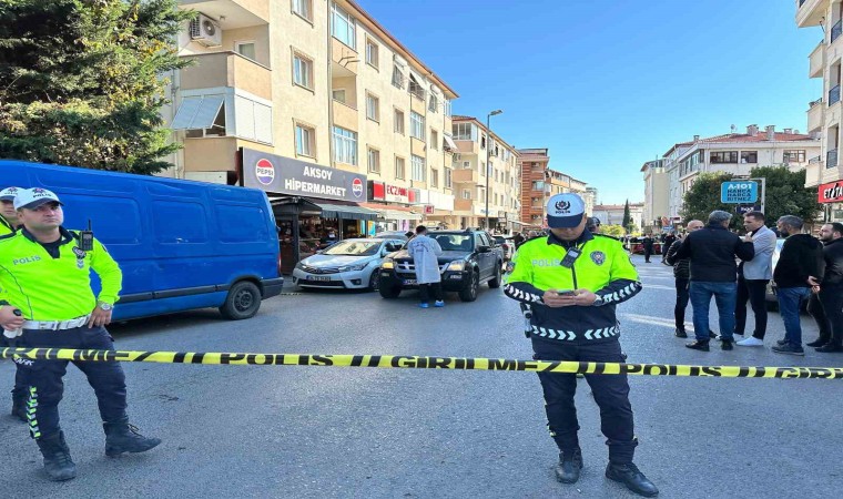 Üsküdarda polise çekiçle saldırdılar: 3 yaralı