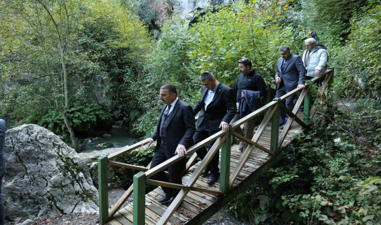 Vali Hacıbektaşoğlu, Çayır Mağarasında incelemelerde bulundu