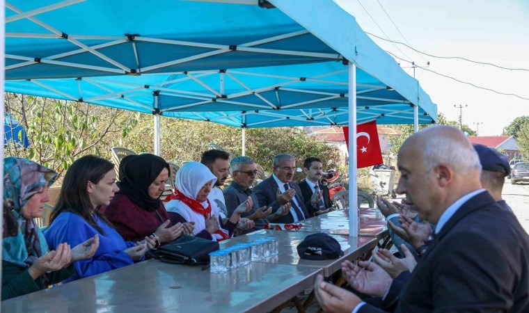 Vali Toramandan Yeniceli şehit ailesine ziyaret