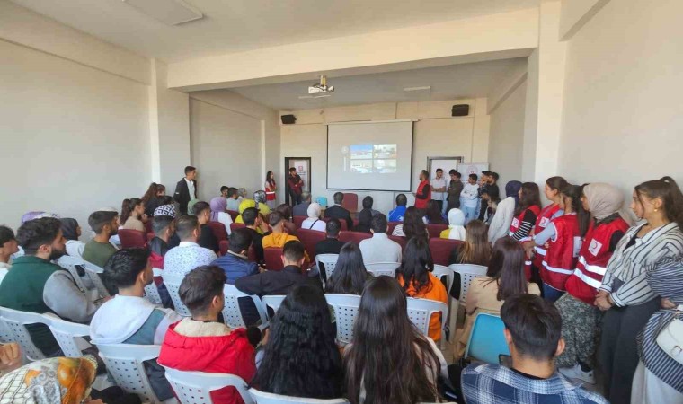 Vartodaki üniversite öğrencileri için ‘Çarşamba Semineri başladı