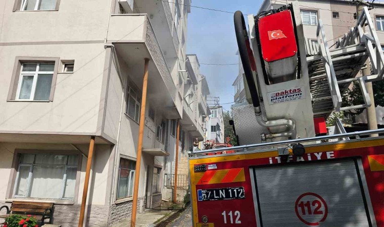 Yaşlı kadın tehlikeden kıl payı kurtuldu