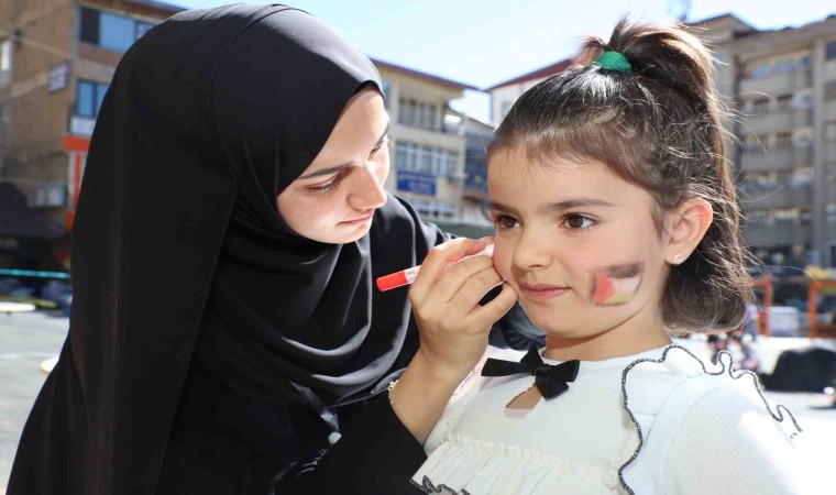 Yetimler Vakfından ‘Filistinli çocuklar için çiz etkinliği