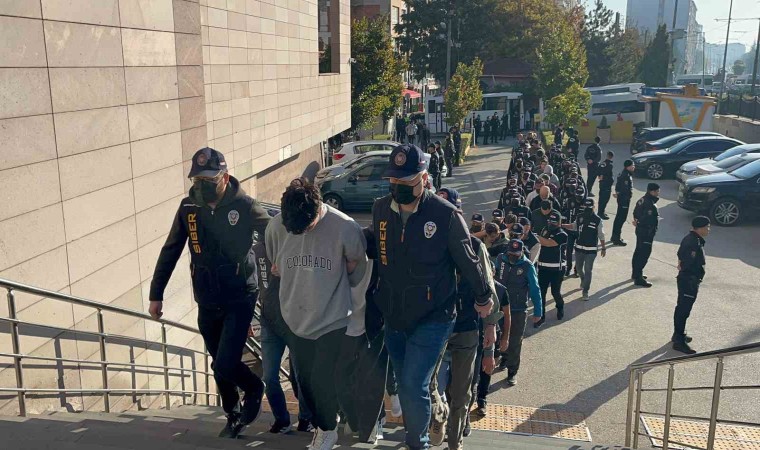 Yüksek kazanç vaadiyle 112 kişiyi dolandıran şüpheliler adliyeye sevk edildi