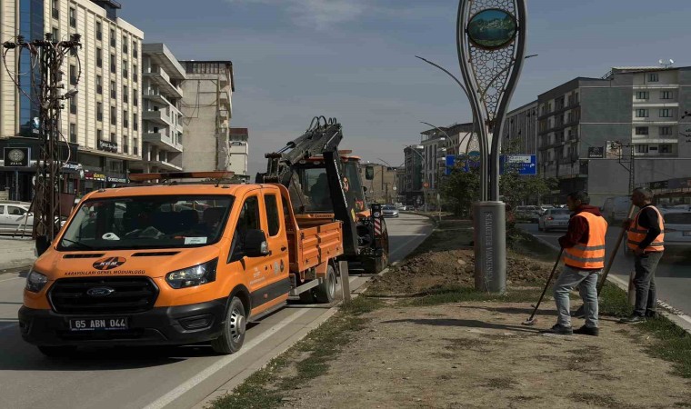 Yüksekovada refüj yenileme çalışması