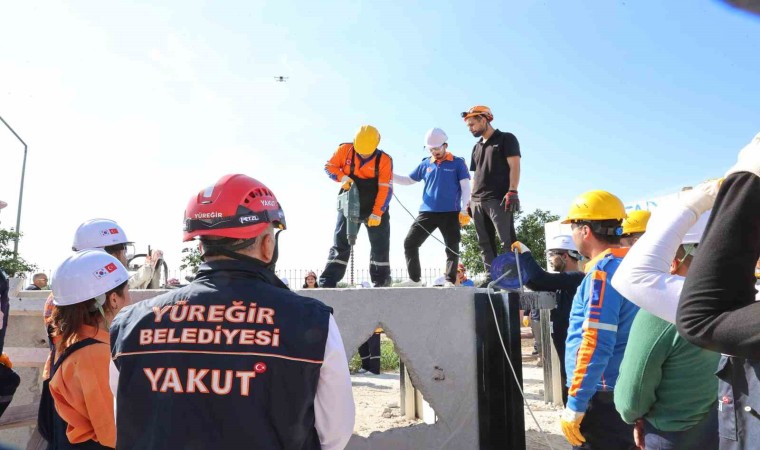 Yüreğir Belediyesi arama kurtarma ekibine AFADdan eğitim