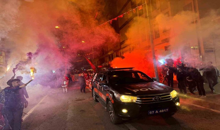 Zonguldakta 29 Ekim Cumhuriyet Bayramında Fener Alayı düzenlendi