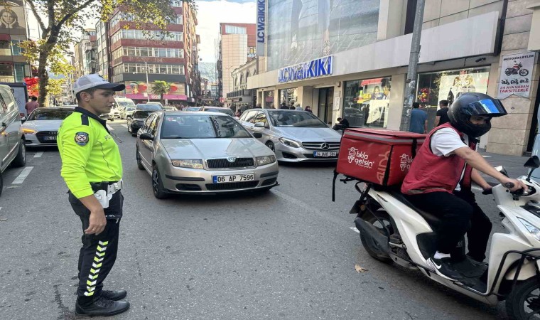 Zonguldakta trafik ekipleri çakar denetimi yaptı