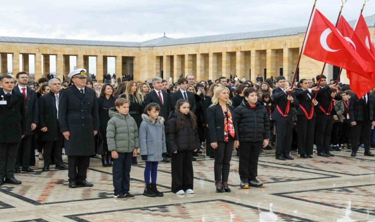 24 Kasım öncesi Başöğretmen Atatürke anlamlı ziyaret