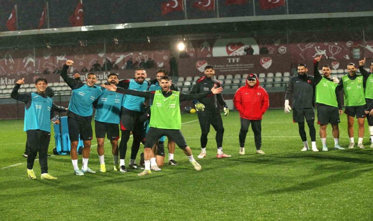 A Milli Futbol Takımı, Galler maçı hazırlıkların sürdürdü