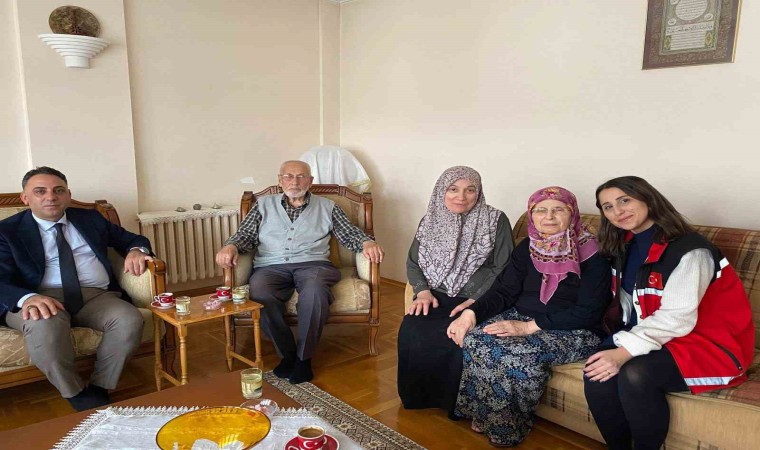 Aile ve Sosyal Hizmetler İl Müdürlüğünden yaşlı vatandaşlara ziyaret