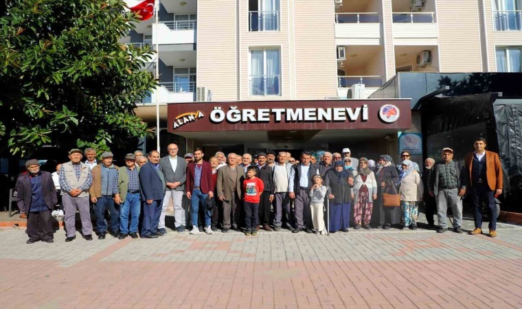 Alanya Belediyesinden yaşlı vatandaşlara tarih ve doğa gezisi